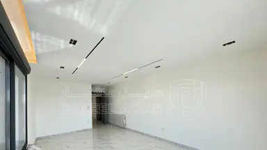 شقة -  قرب جامعة البتراء- طريق المطار (طريق&nbsp;الخدمات) - 110000 دأ